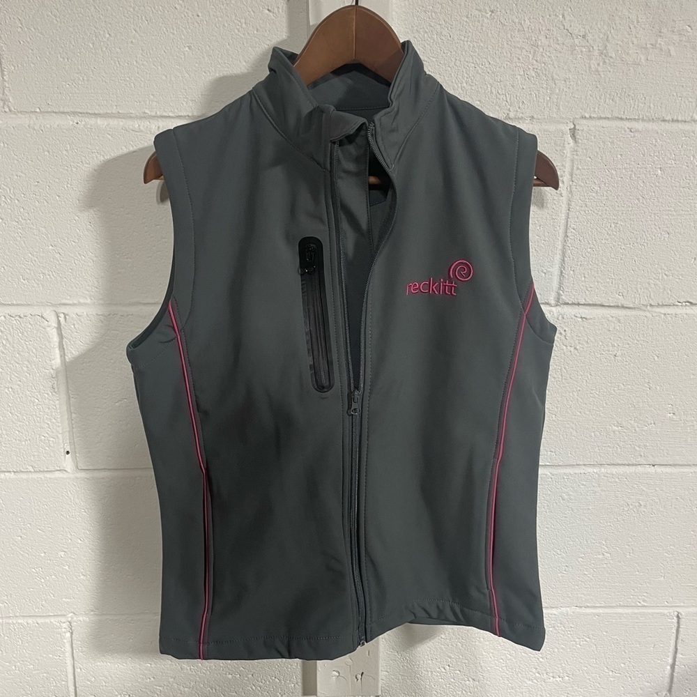 Reckitt Athletic Gray Vest Sz Small
